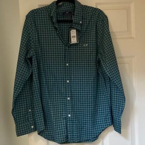Men’s Vineyard Vines button down never worn with tags still on